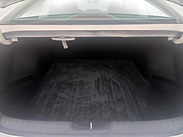 Photo of 2022 White Hyundai ELANTRA