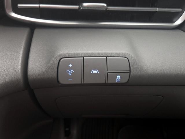 Photo of 2022 White Hyundai ELANTRA