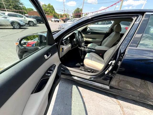 Photo of 2016 Ebony Black Kia Optima