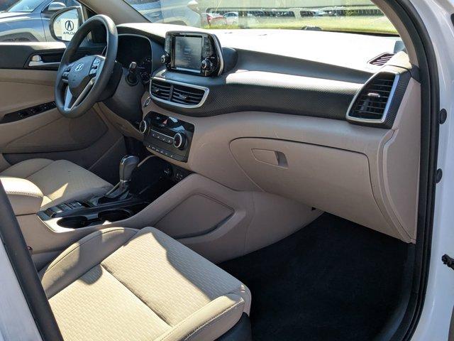 Photo of 2021 Winter White Hyundai TUCSON
