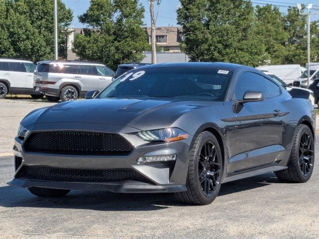 Photo of 2019 MAGNETIC METALL Ford Mustang