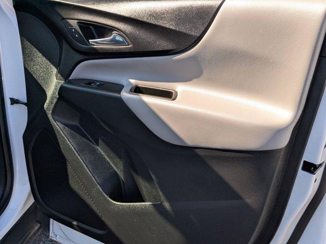Photo of 2022 Summit White Chevrolet Equinox