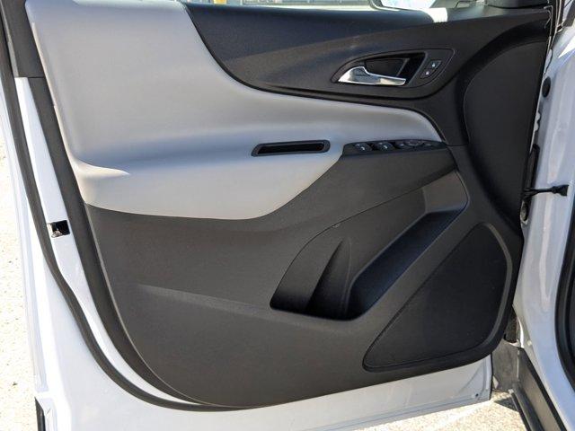 Photo of 2022 Summit White Chevrolet Equinox