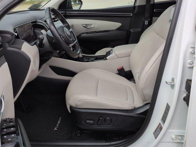 Photo of 2022 Quartz White Hyundai TUCSON