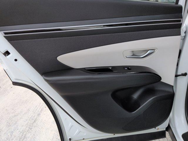 Photo of 2022 Quartz White Hyundai TUCSON