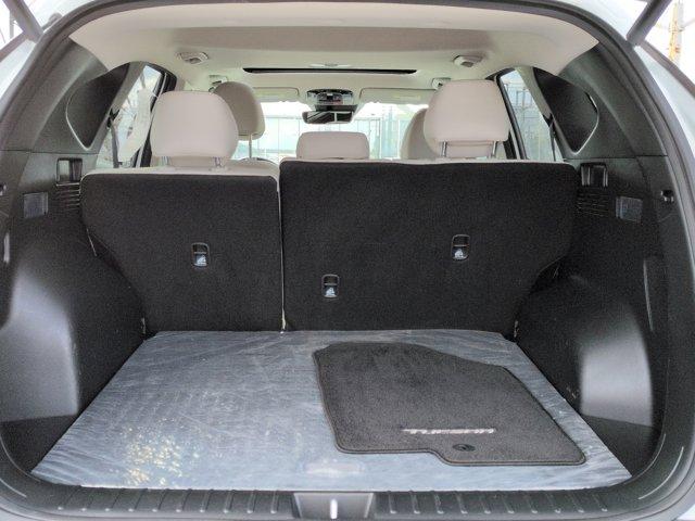Photo of 2022 Quartz White Hyundai TUCSON