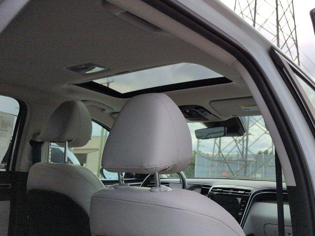 Photo of 2022 Quartz White Hyundai TUCSON