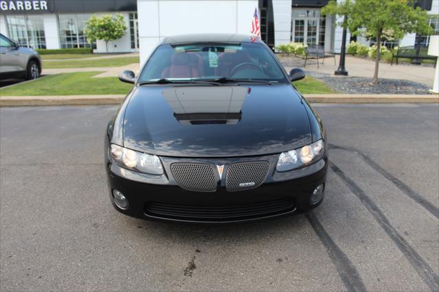 Photo of 2004 Phantom Black Metallic Pontiac GTO