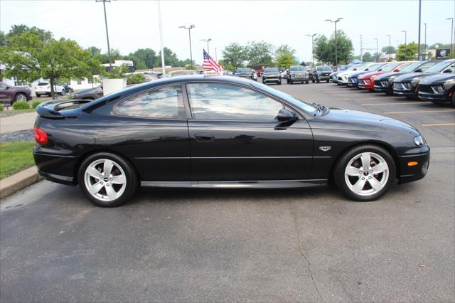 Photo of 2004 Phantom Black Metallic Pontiac GTO