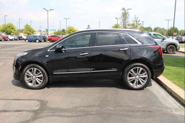 Photo of 2022 Stellar Black Metallic Cadillac XT5
