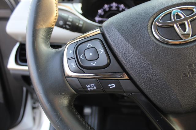 Photo of 2014 Classic Silver Metallic Toyota Avalon