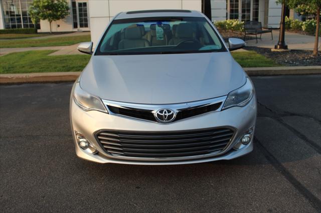 Photo of 2014 Classic Silver Metallic Toyota Avalon