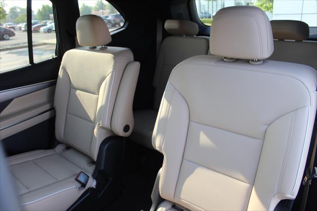 Photo of 2025 Ebony Twilight Metallic Buick Enclave