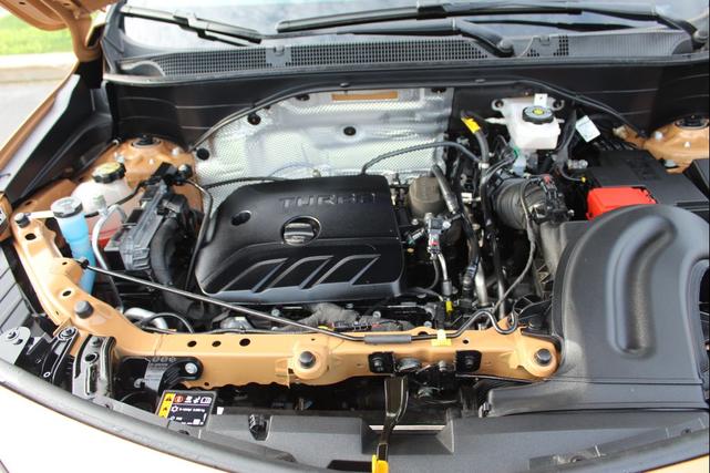 Photo of 2024 Copper Ice Metallic Buick Encore GX