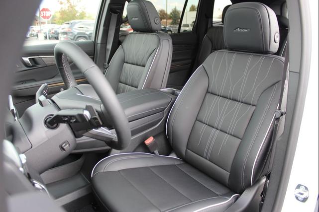 Photo of 2026 iridescent white tricoat Buick Enclave