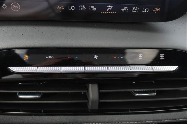 Photo of 2026 iridescent white tricoat Buick Enclave