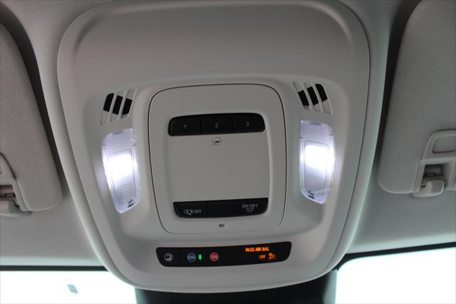 Photo of 2025 Brilliant Red Buick Envision