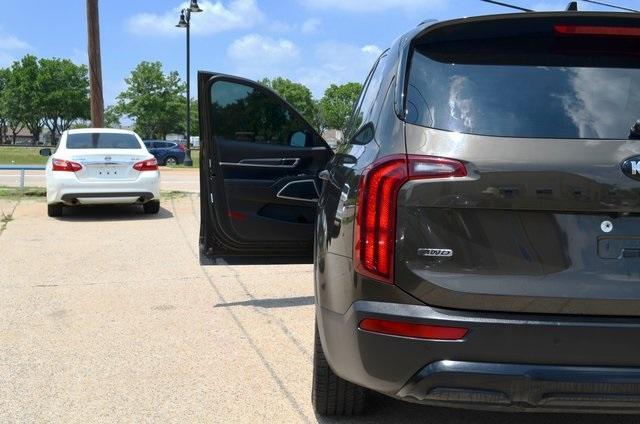 Photo of 2021 Dark Moss Kia Telluride