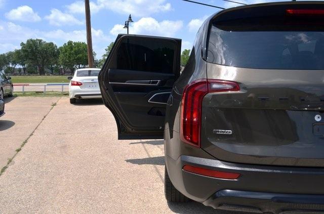 Photo of 2021 Dark Moss Kia Telluride