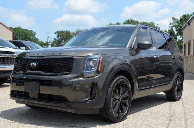 Photo of 2021 Dark Moss Kia Telluride