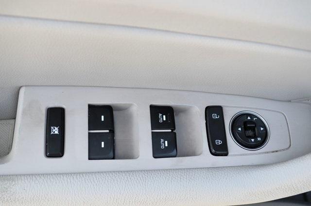 Photo of 2018 Quartz White Pearl Hyundai SONATA