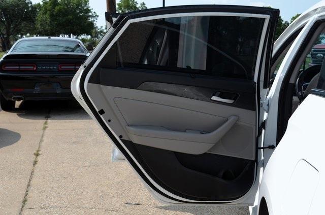 Photo of 2018 Quartz White Pearl Hyundai SONATA