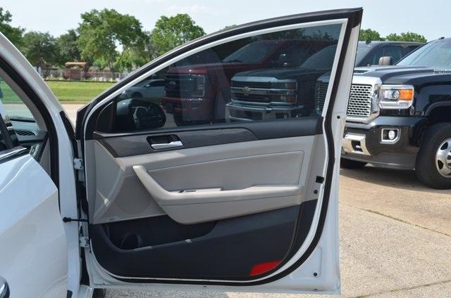 Photo of 2018 Quartz White Pearl Hyundai SONATA