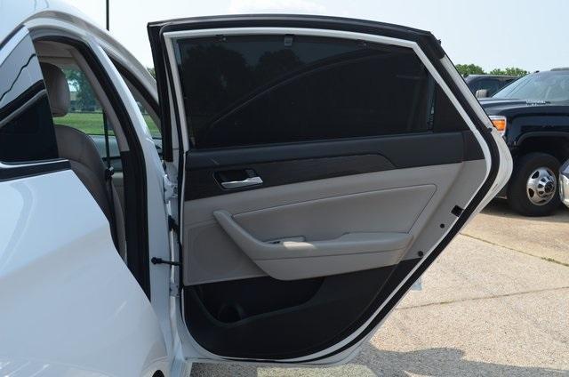 Photo of 2018 Quartz White Pearl Hyundai SONATA