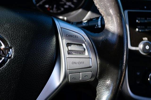 Photo of 2016 Black Nissan Altima