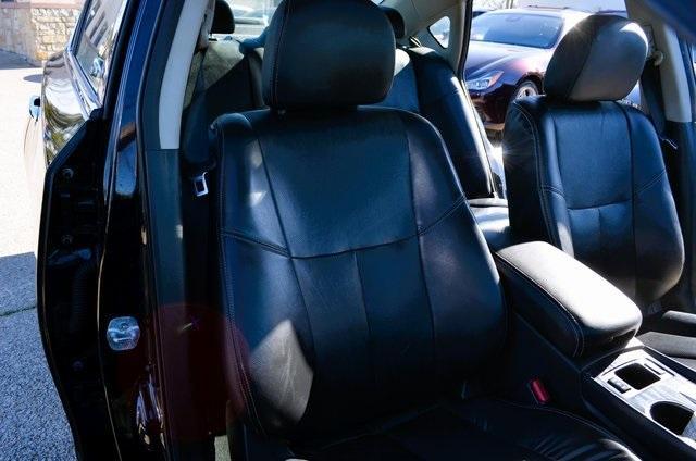Photo of 2016 Black Nissan Altima