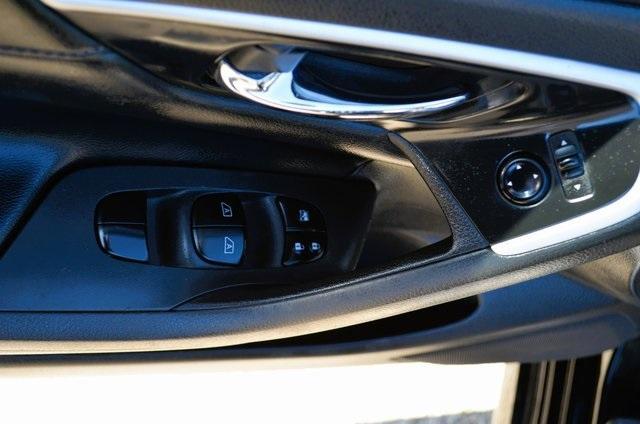 Photo of 2016 Black Nissan Altima