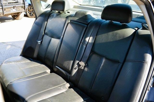 Photo of 2016 Black Nissan Altima