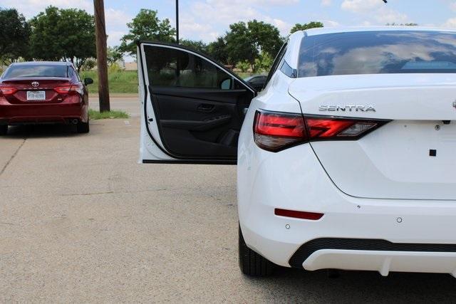 Photo of 2024 Cloud White Nissan Sentra