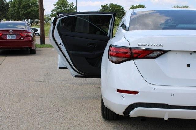 Photo of 2024 Cloud White Nissan Sentra