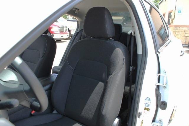 Photo of 2024 Cloud White Nissan Sentra