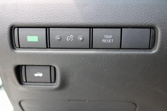 Photo of 2024 Cloud White Nissan Sentra