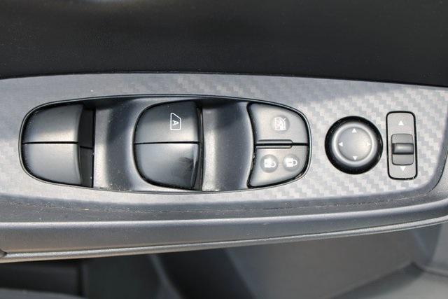 Photo of 2024 Cloud White Nissan Sentra