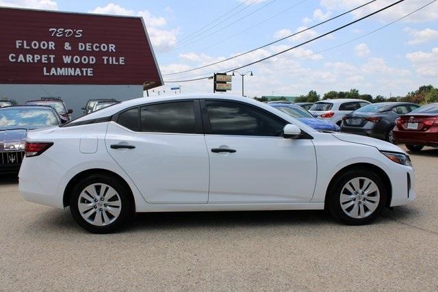 Photo of 2024 Cloud White Nissan Sentra