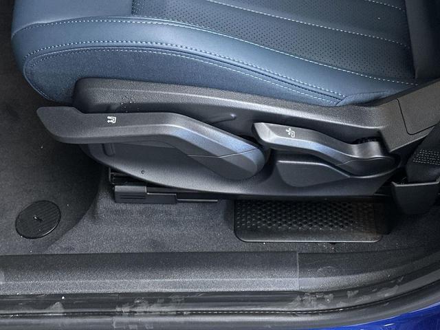 Photo of 2025 Blazing Blue Metallic MINI Countryman
