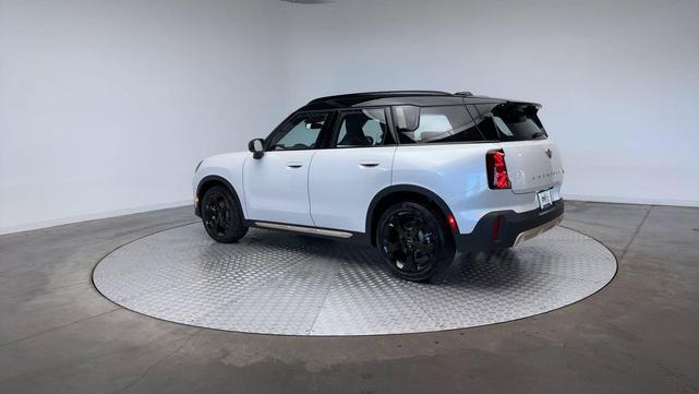 Photo of 2025 Nanuq White Metallic MINI Countryman