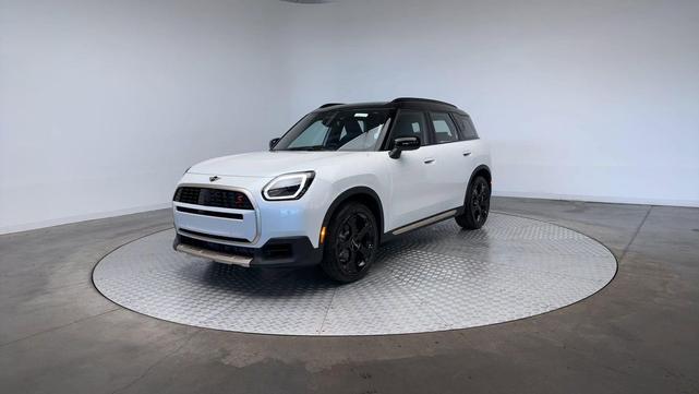 Photo of 2025 Nanuq White Metallic MINI Countryman