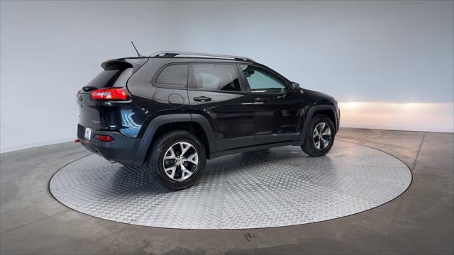 Photo of 2015 Brilliant Black Crystal Pearlcoat Jeep Cherokee