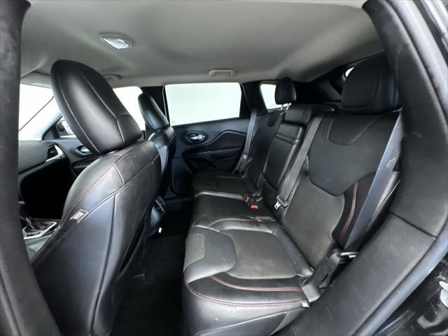 Photo of 2015 Brilliant Black Crystal Pearlcoat Jeep Cherokee