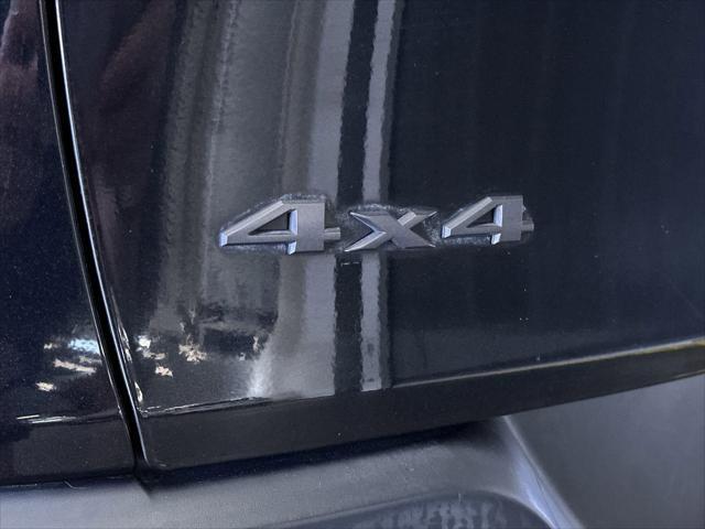 Photo of 2015 Brilliant Black Crystal Pearlcoat Jeep Cherokee