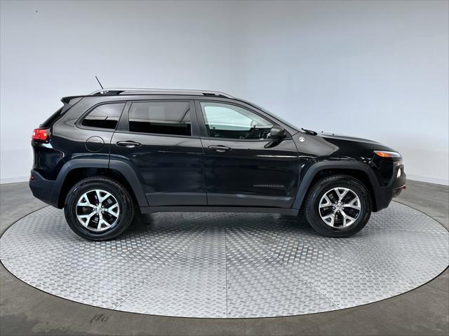 Photo of 2015 Brilliant Black Crystal Pearlcoat Jeep Cherokee
