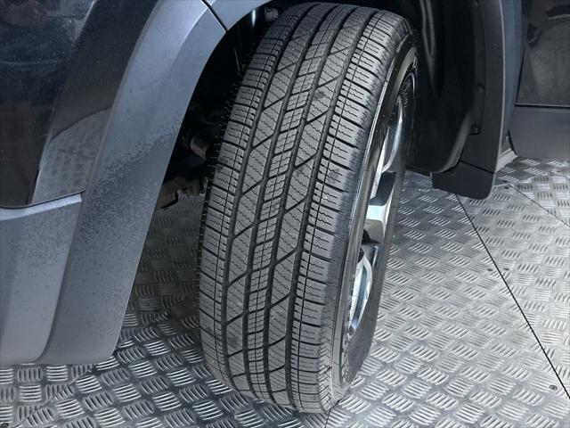 Photo of 2015 Brilliant Black Crystal Pearlcoat Jeep Cherokee