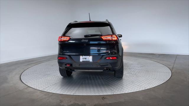 Photo of 2015 Brilliant Black Crystal Pearlcoat Jeep Cherokee