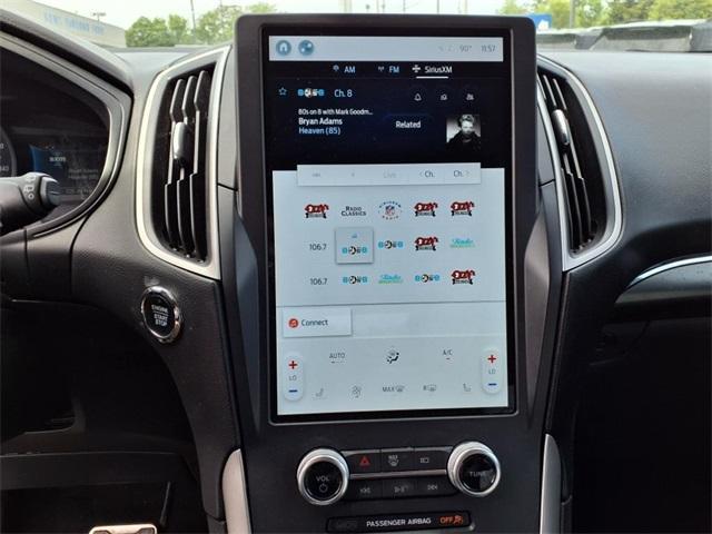 Photo of 2022 Star White Ford Edge