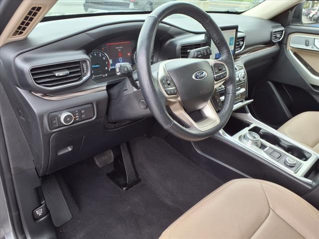Photo of 2022 Carbonized Gray Metallic Ford Explorer