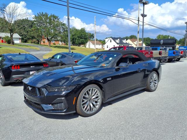 Photo of 2025 Shadow Black Ford Mustang